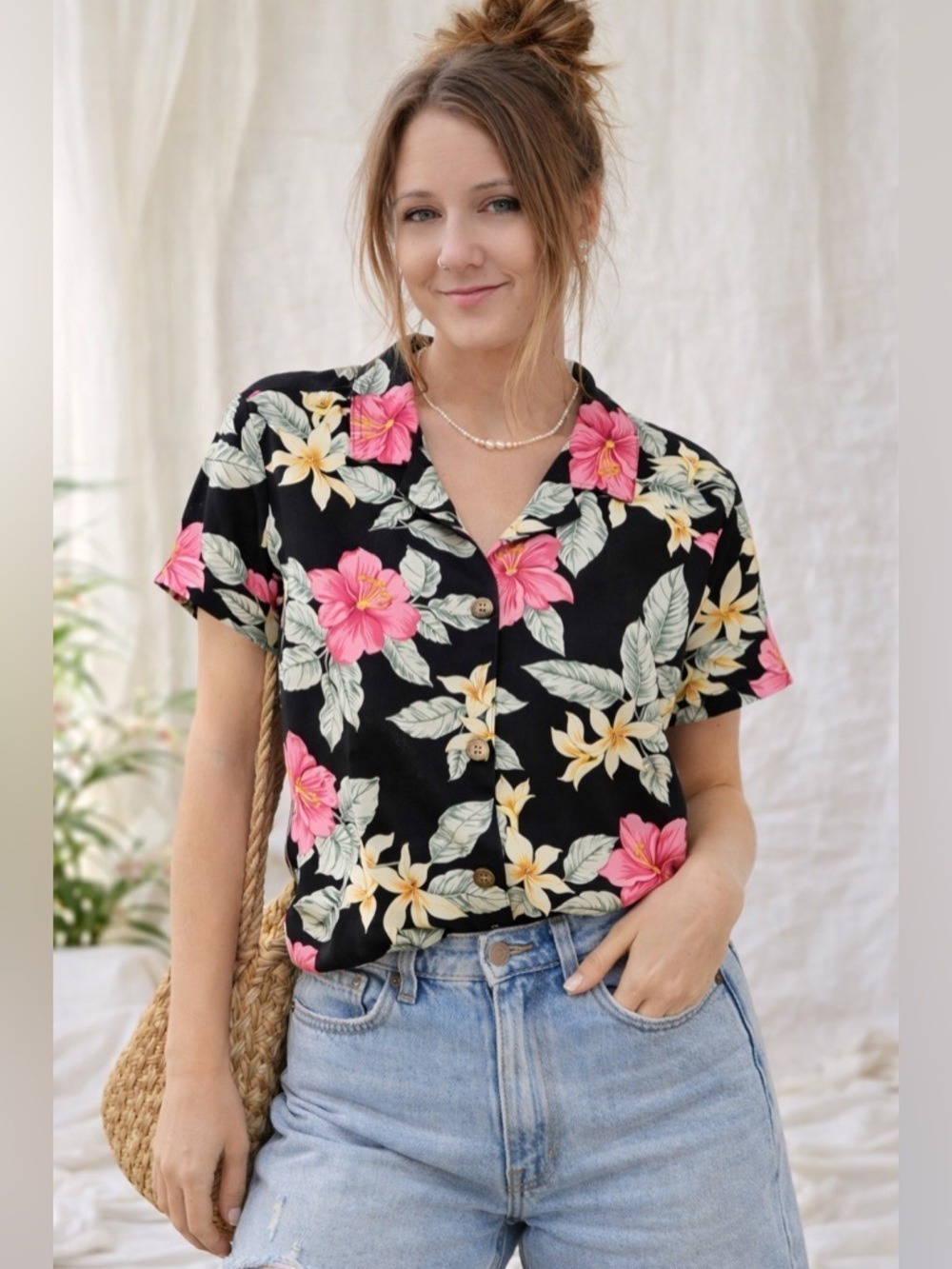 Black Hawaiian Floral Button Up Tropical Shirt Rayon Retro Vacation Aloha